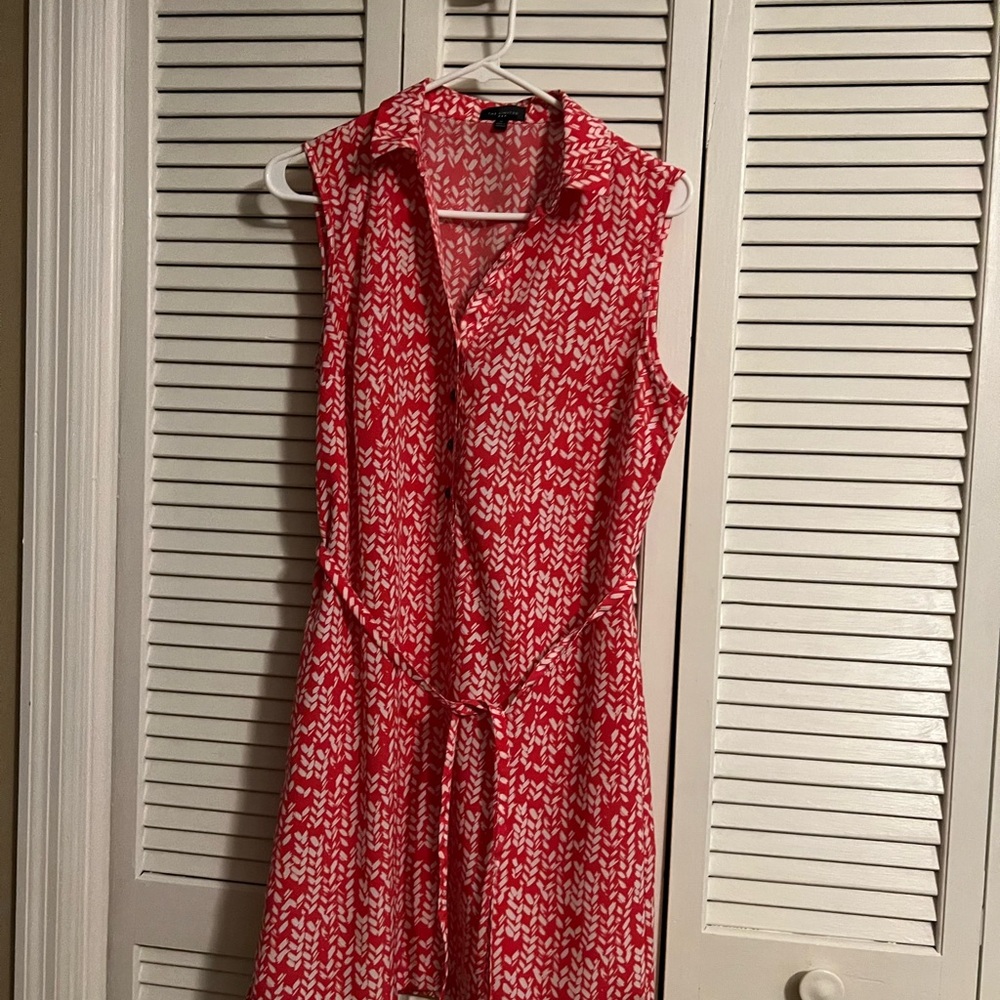 Sleeveless knee length dress, very comfortable